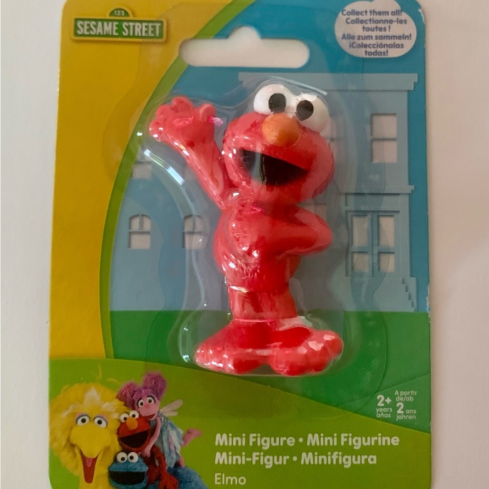 Sesame Street Elmo Action Figure - Elmo